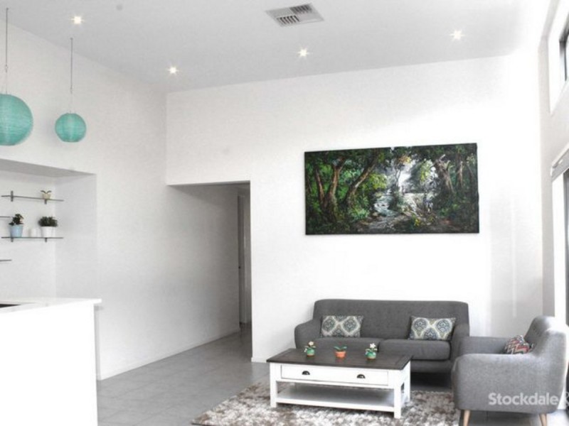 18 Hillfarm Drive, Clyde VIC 3978