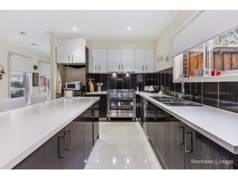 6/6-8 Innes Court, Berwick VIC 3806