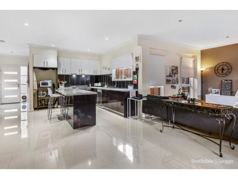 6/6-8 Innes Court, Berwick VIC 3806