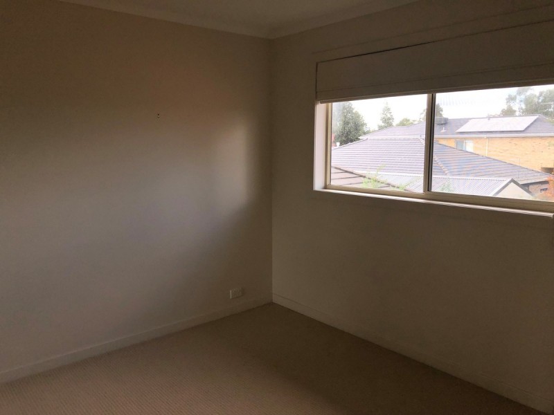 39 Golden Grove Drive, Narre Warren South VIC 3805