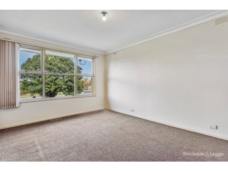 18 Meadow Wood Walk, Narre Warren VIC 3805