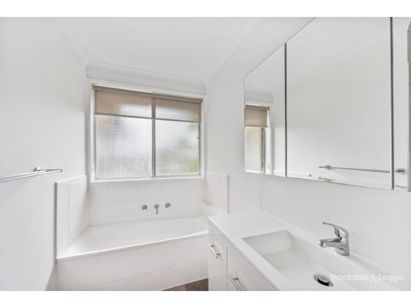 2 Bradley Terrace, Narre Warren VIC 3805