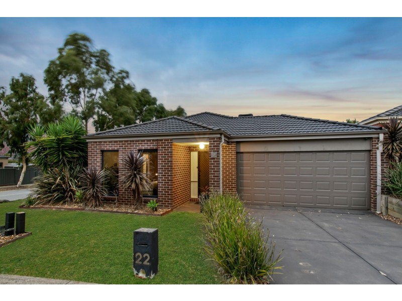 22 Merrowland Avenue, Cranbourne North VIC 3977