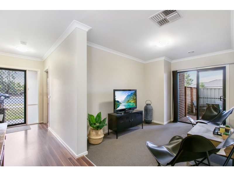 22 Merrowland Avenue, Cranbourne North VIC 3977