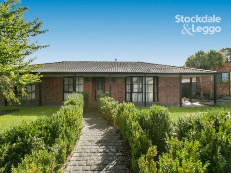 9 Collins Crescent, Berwick VIC 3806