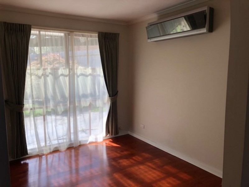 9 Collins Crescent, Berwick VIC 3806