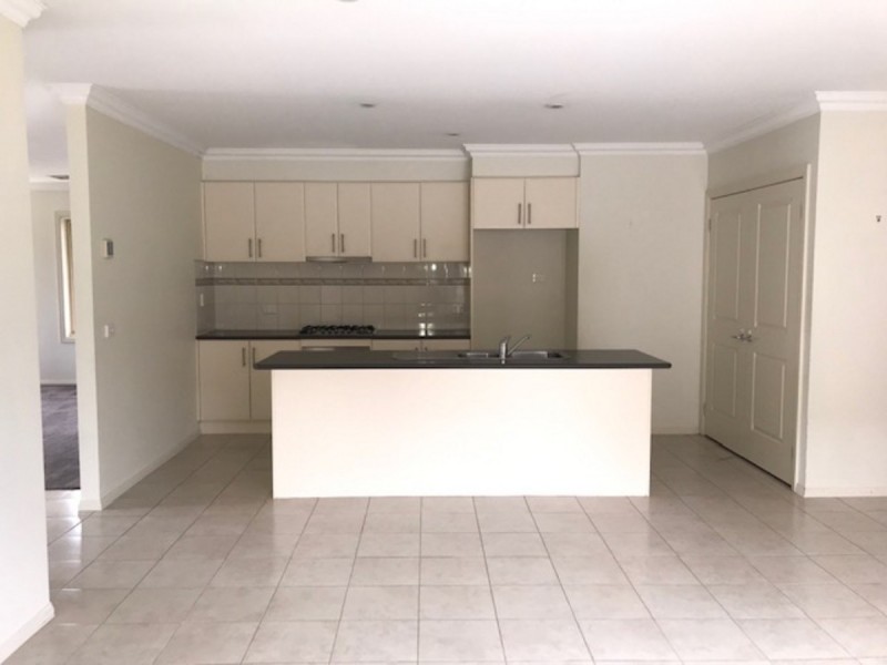 1 Cusack Way, Lynbrook VIC 3975