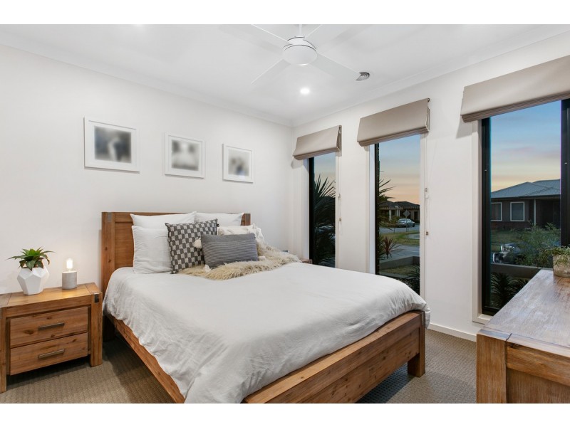5 Peregrine Street, Cranbourne North VIC 3977