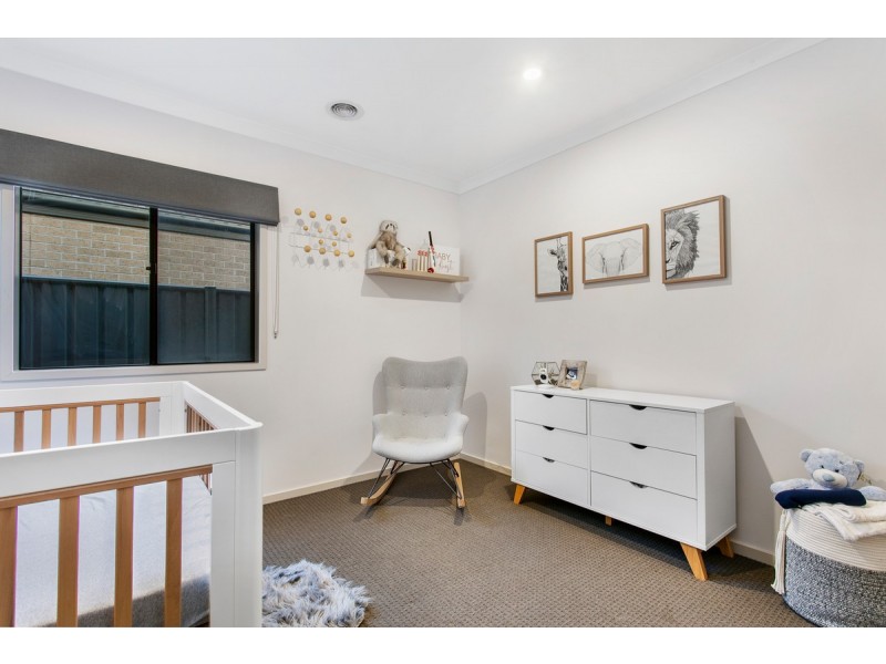 5 Peregrine Street, Cranbourne North VIC 3977