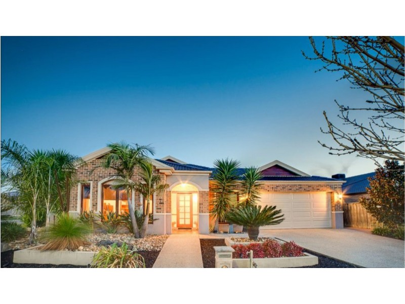 17 Premier Drive, Berwick VIC 3806