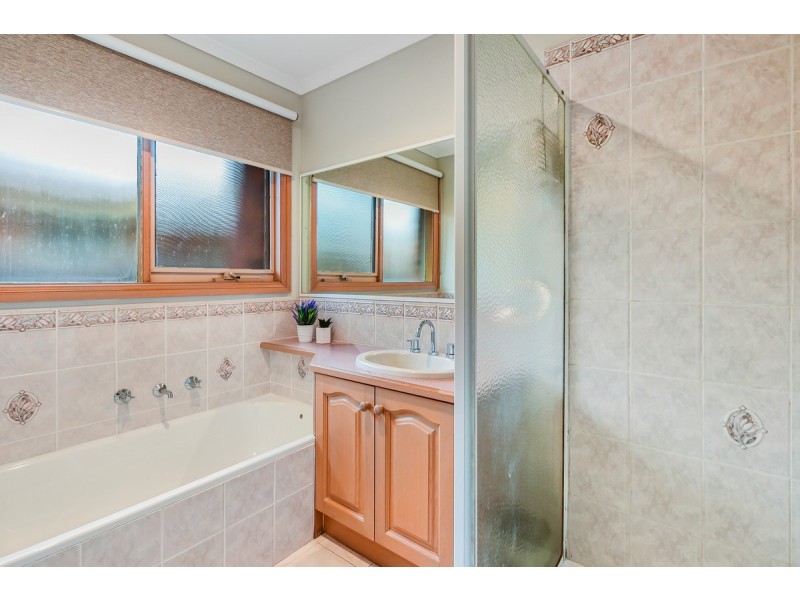 9 Ainsleigh Court, Narre Warren VIC 3805