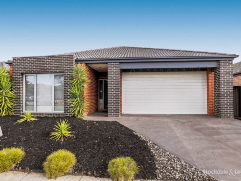 100 Selandra Boulevard, Clyde North VIC 3978