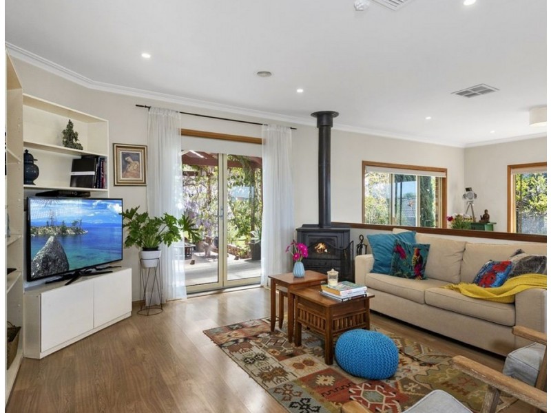 16 Hilltop Close, Narre Warren South VIC 3805