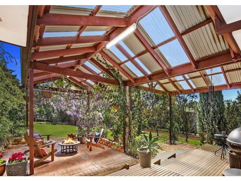 16 Hilltop Close, Narre Warren South VIC 3805