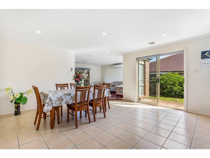 27 Kingston Avenue, Narre Warren South VIC 3805