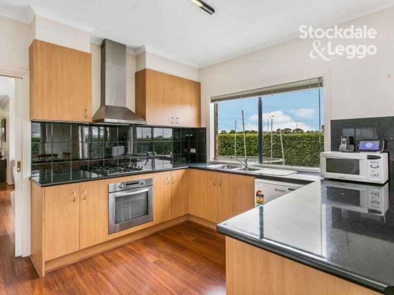 99 Melzak Way, Berwick VIC 3806