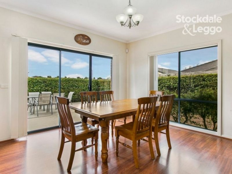99 Melzak Way, Berwick VIC 3806