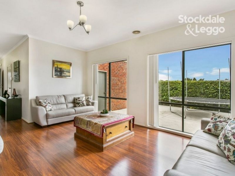 99 Melzak Way, Berwick VIC 3806