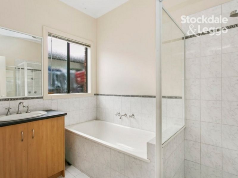 99 Melzak Way, Berwick VIC 3806