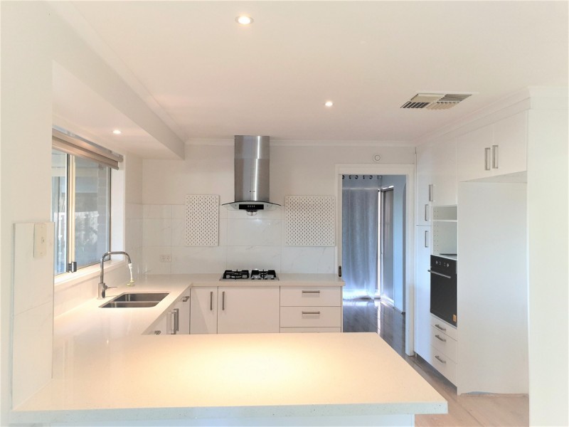 24 Cottswold Avenue, Narre Warren VIC 3805