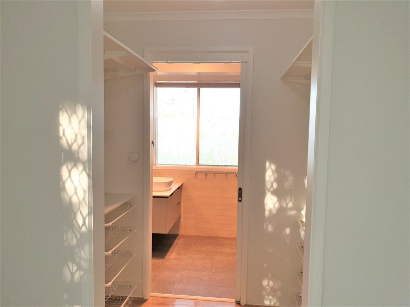 24 Cottswold Avenue, Narre Warren VIC 3805