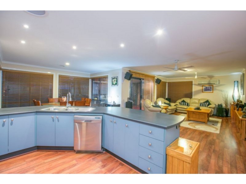4 Foxwood Drive, Cranbourne East VIC 3977