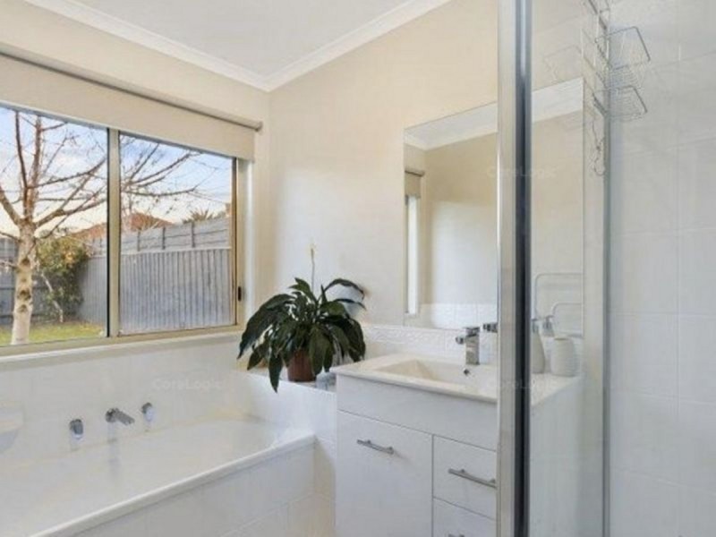 74 Kingston Avenue, Narre Warren South VIC 3805