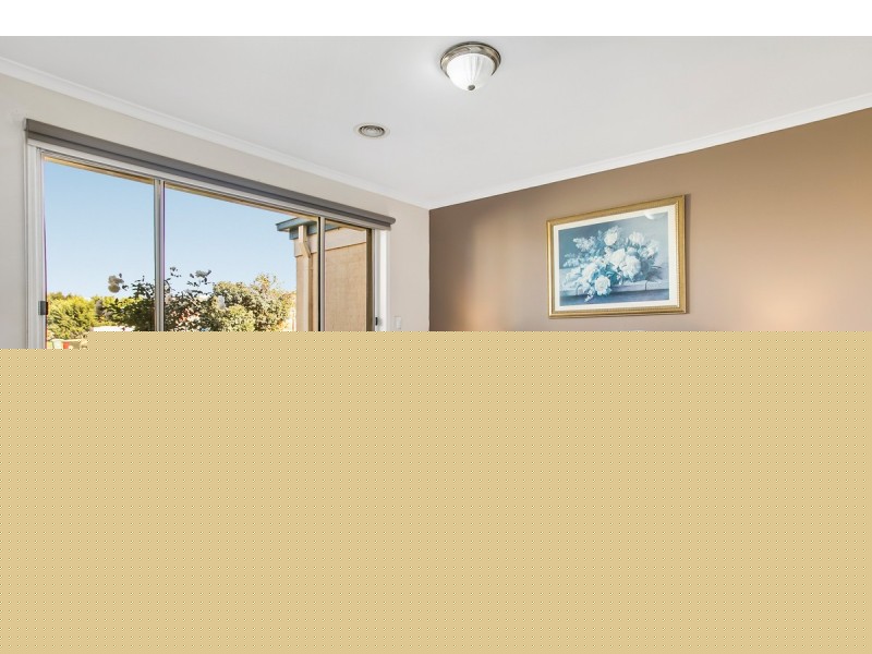 8 Feehan Crescent, Narre Warren South VIC 3805