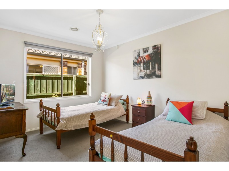 8 Feehan Crescent, Narre Warren South VIC 3805