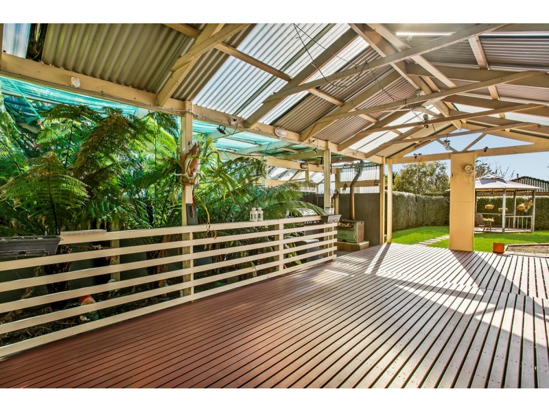 8 Feehan Crescent, Narre Warren South VIC 3805