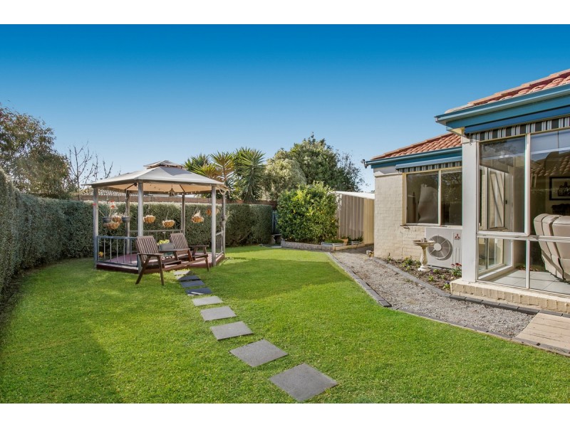 8 Feehan Crescent, Narre Warren South VIC 3805