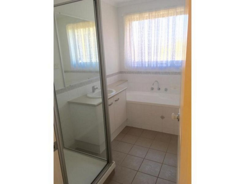 10 Woodburn Avenue, Berwick VIC 3806