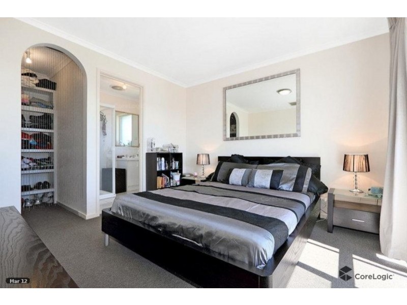 2 Janos Close, Narre Warren VIC 3805