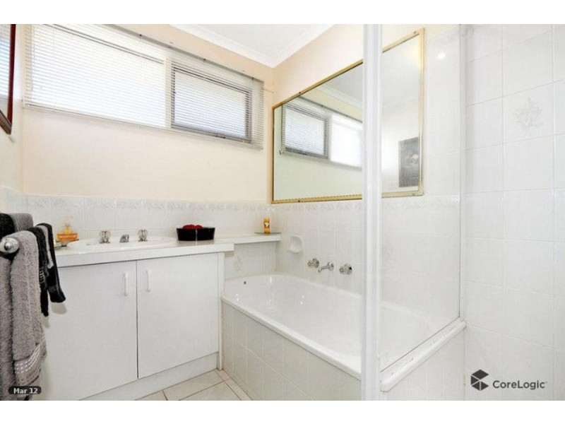 2 Janos Close, Narre Warren VIC 3805