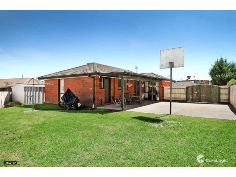 2 Janos Close, Narre Warren VIC 3805
