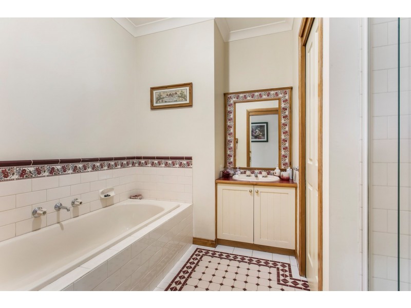 63 The Boulevard, Narre Warren South VIC 3805