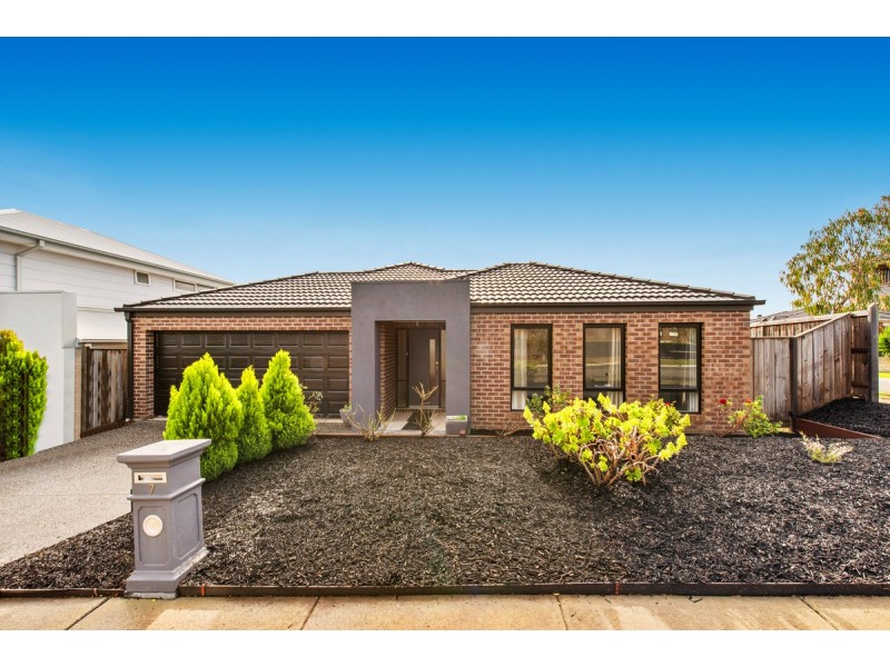 7 Carambola Place, Berwick VIC 3806