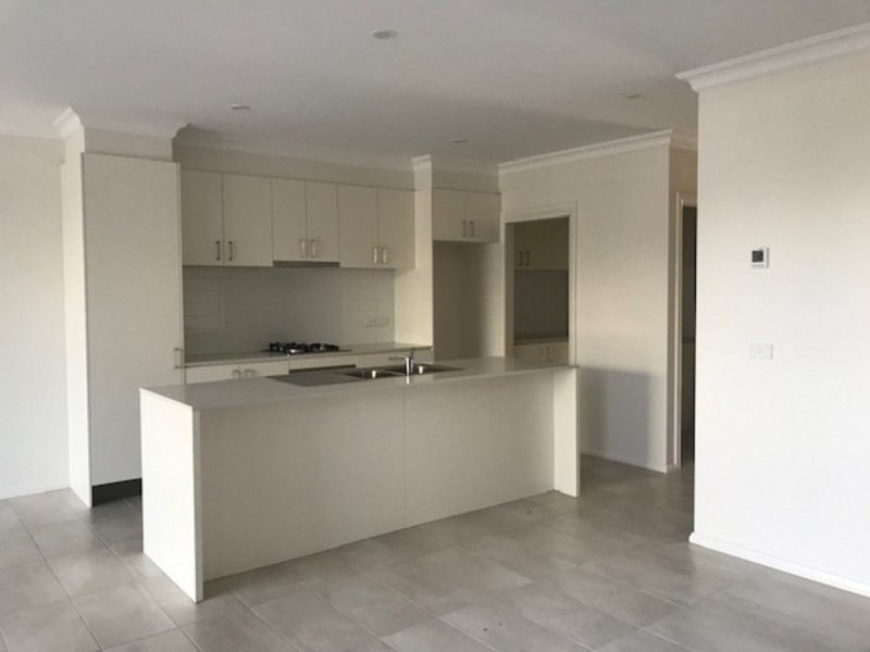 16 Juncus Street, Narre Warren VIC 3805