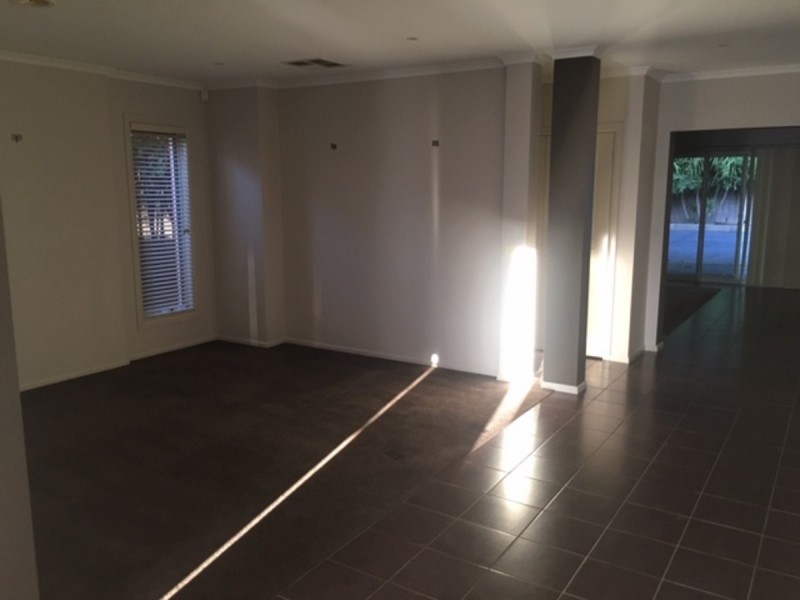 5 Sunhill Way, Berwick VIC 3806