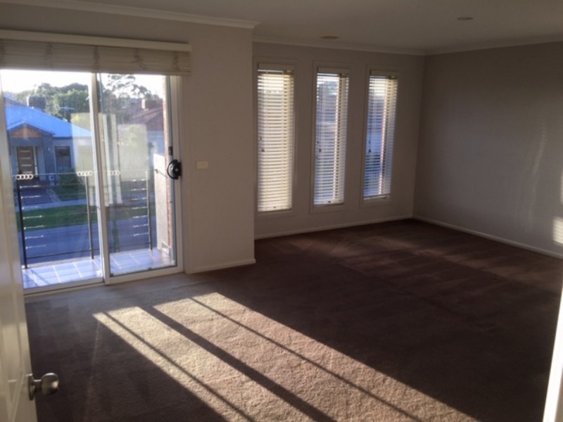 5 Sunhill Way, Berwick VIC 3806