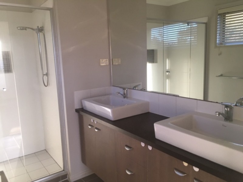 5 Sunhill Way, Berwick VIC 3806