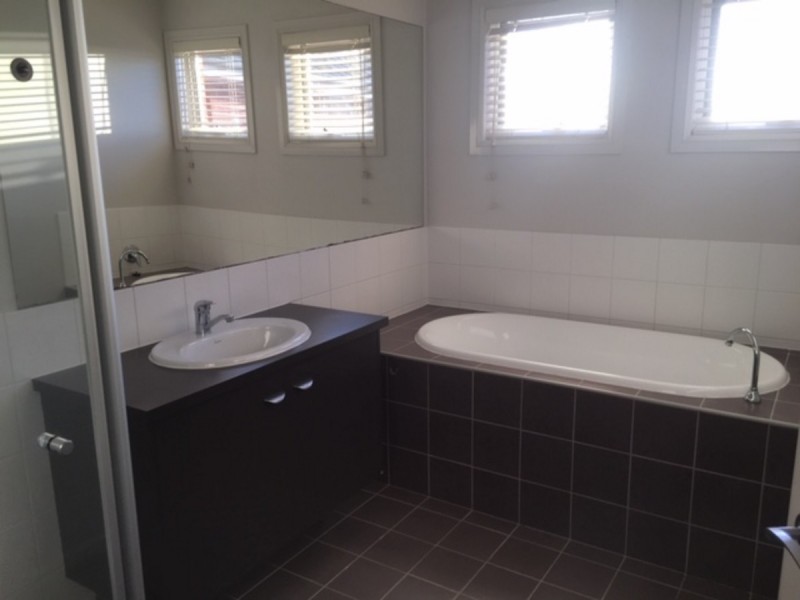 5 Sunhill Way, Berwick VIC 3806