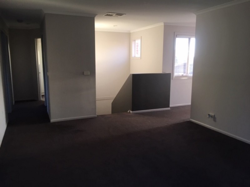 5 Sunhill Way, Berwick VIC 3806