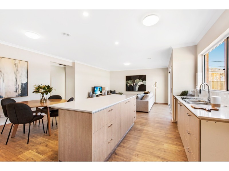 56 Poe Circuit, Officer VIC 3809