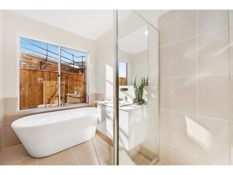 56 Poe Circuit, Officer VIC 3809