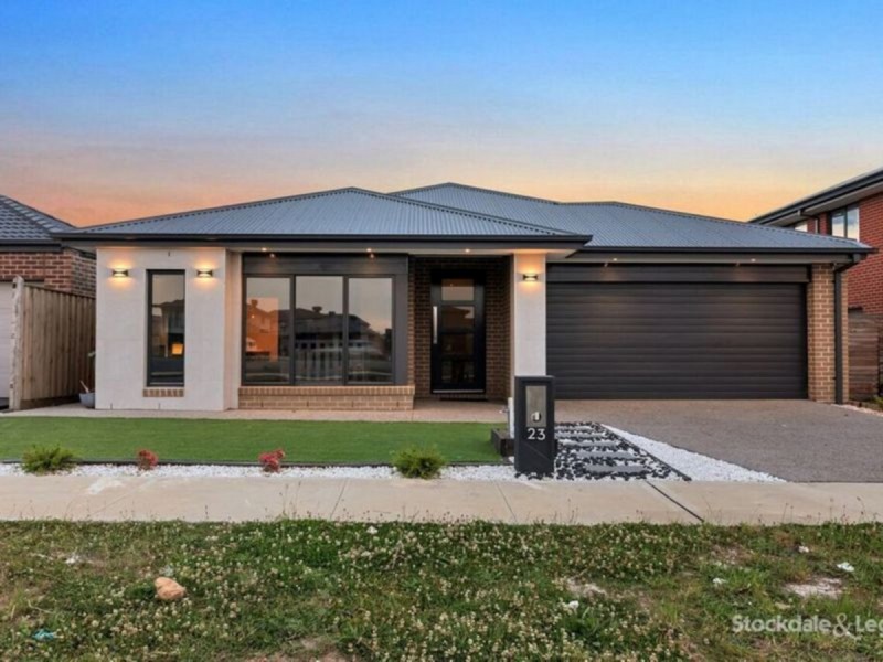 23 Broadbank Crescent, Clyde North VIC 3978