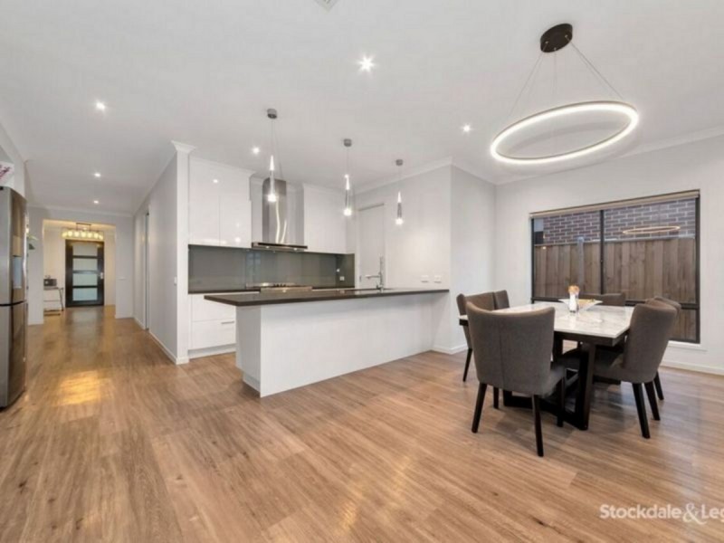 23 Broadbank Crescent, Clyde North VIC 3978