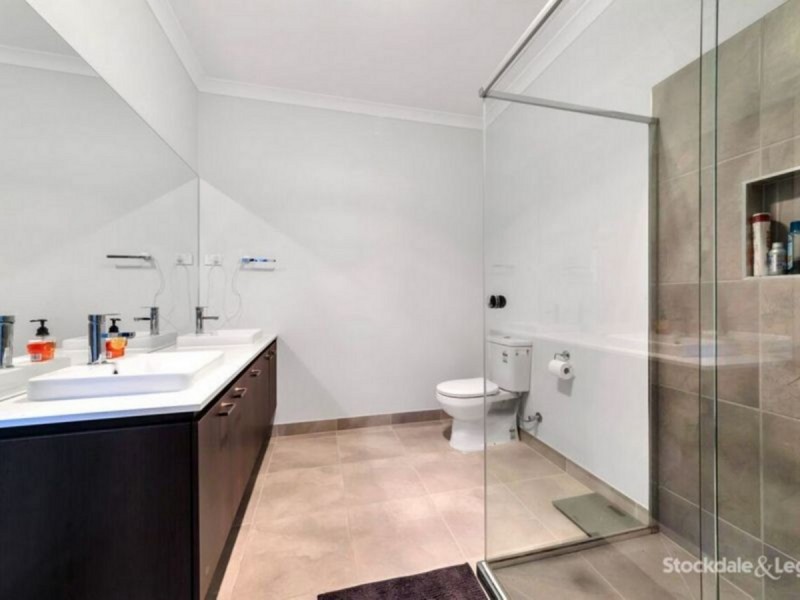 23 Broadbank Crescent, Clyde North VIC 3978