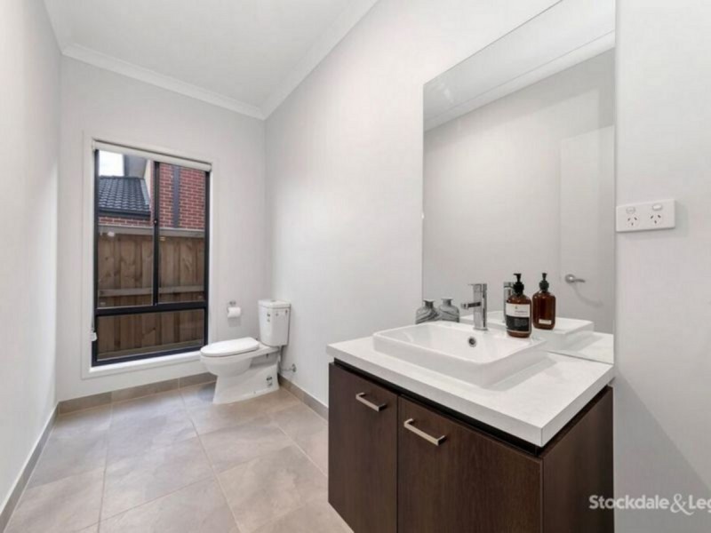 23 Broadbank Crescent, Clyde North VIC 3978