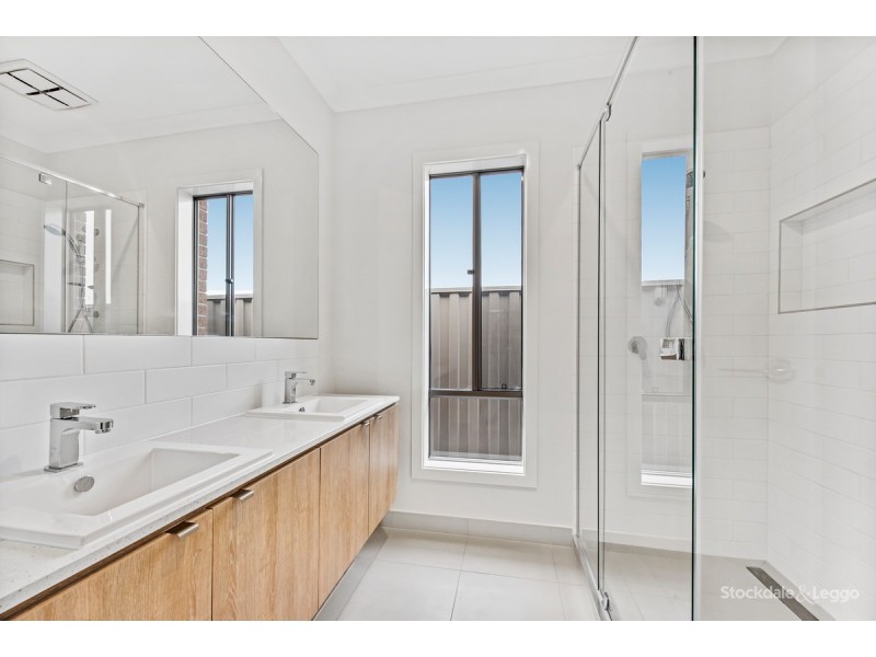 16 Amazon Avenue, Clyde VIC 3978